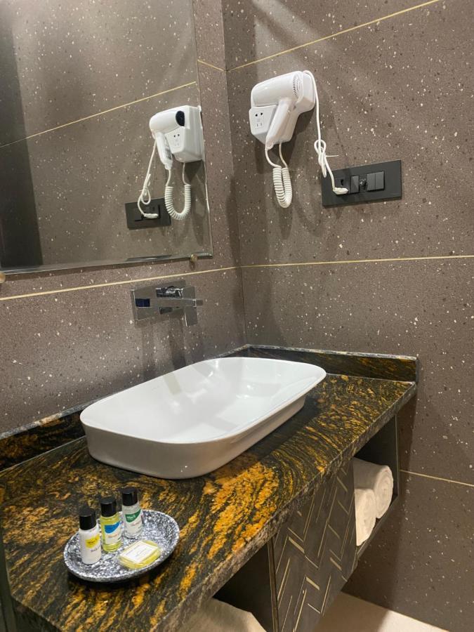 Hotel Azul Ganga Рішикеш Екстер'єр фото